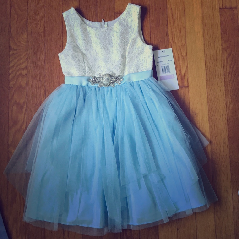🔥🔥New with tags Rare Addition girls dress